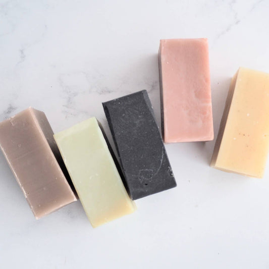 MAKANA CANDLE LEMONGRASS CHARCOAL BOTANICAL BAR SOAP