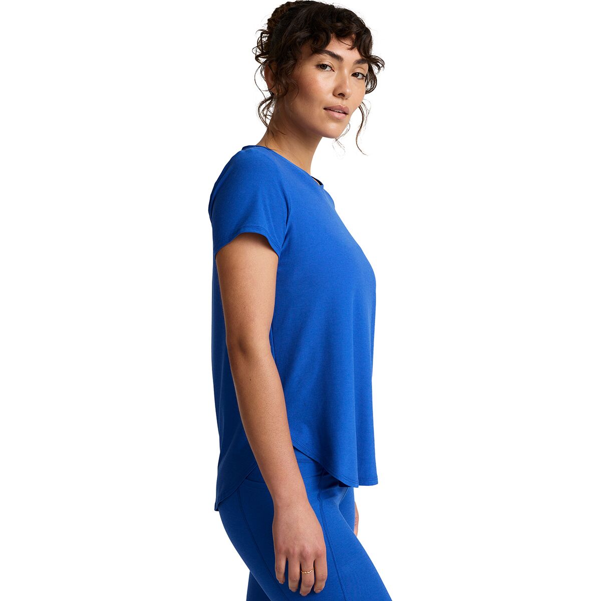 BEYOND YOGA FEATHERWEIGHT ON THE DOWN LOW TEE COURT BLUE
