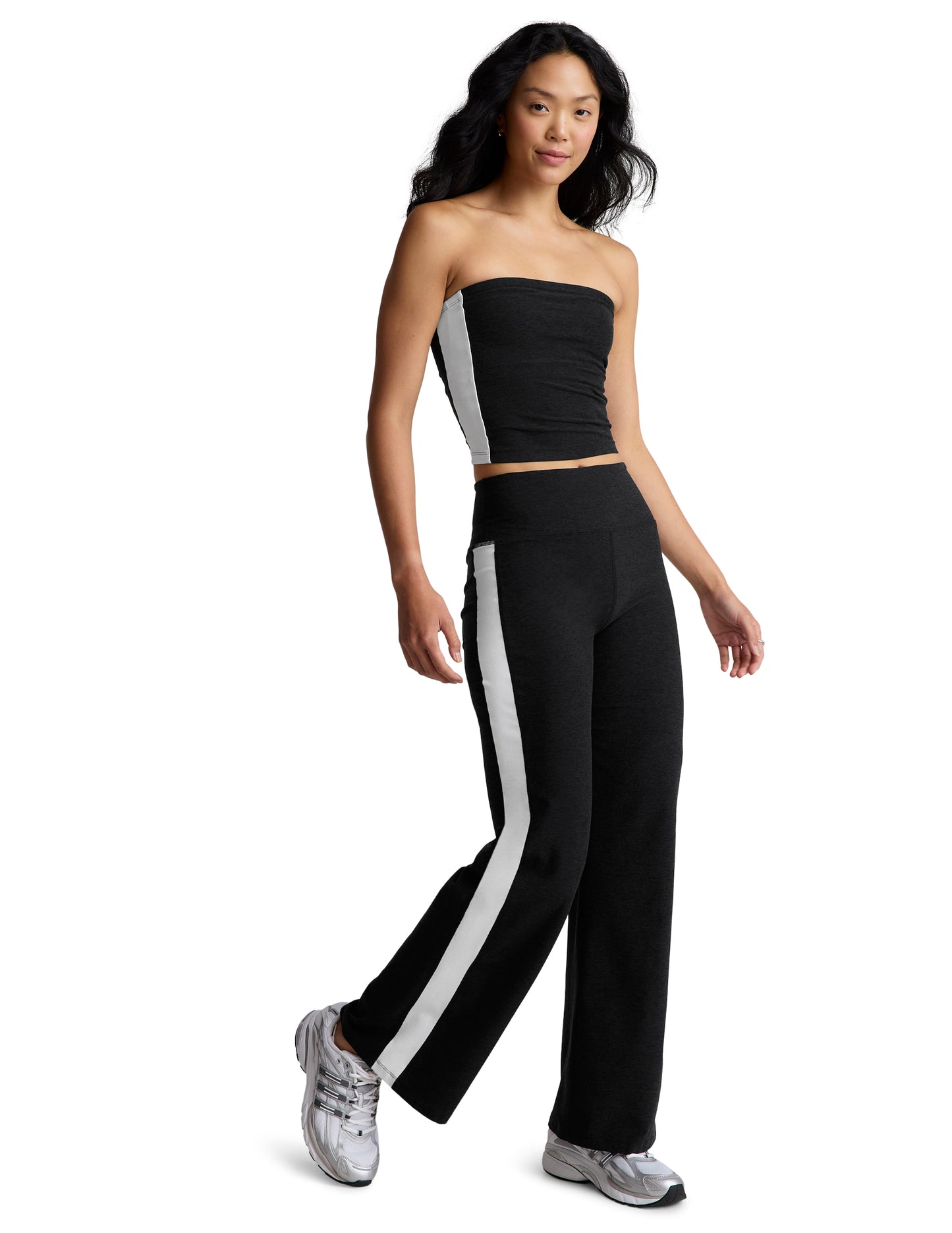 BEYOND YOGA SPACEDYE LINE UP STRAPLESS CROPPED TOP DARKEST NIGHT