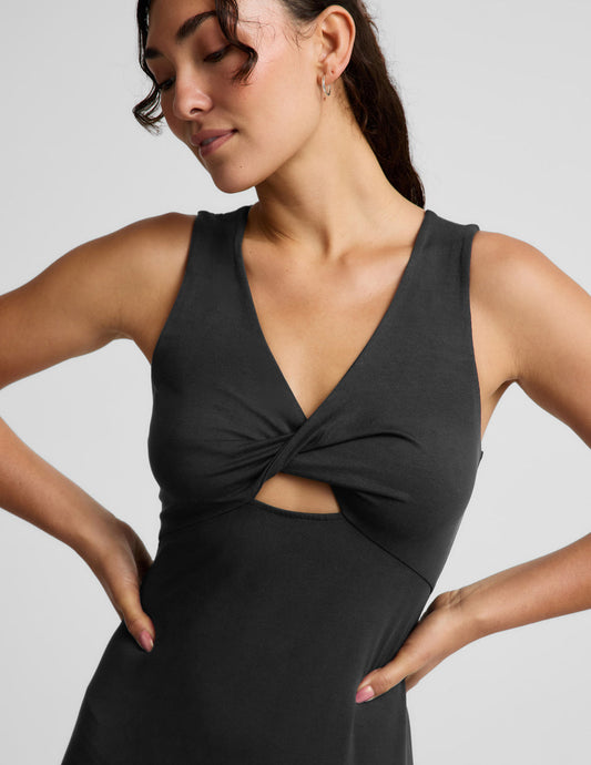 BEYOND YOGA TWIST CUTOUT MIDI DRESS BLACK