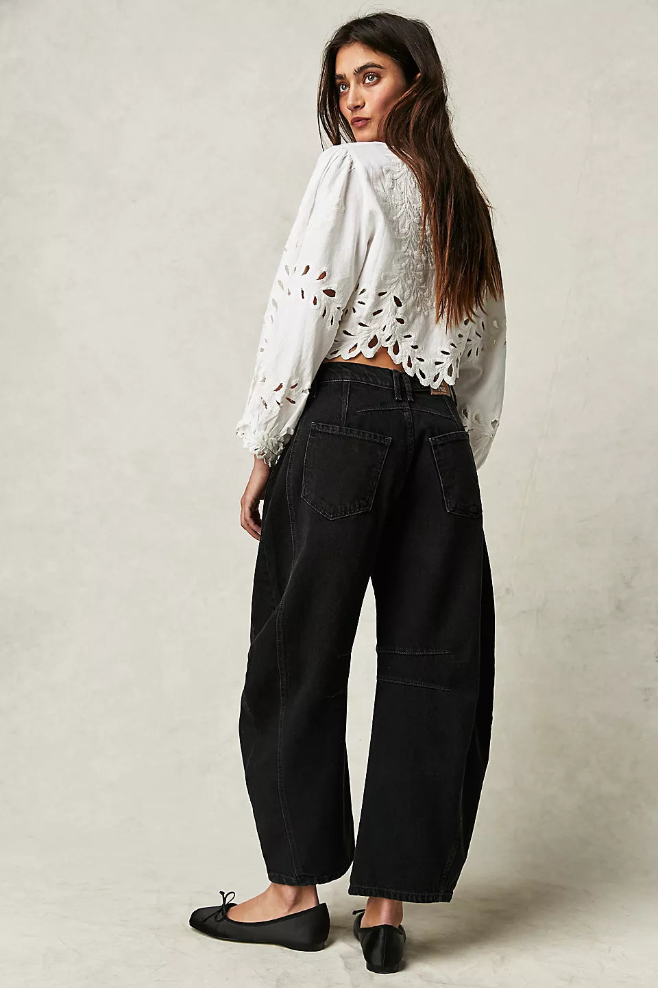 FREE PEOPLE GOOD LUCK MID RISE BARREL JEAN SOUNDWAVE