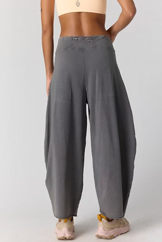 FREE_PEOPLE_MOVEMENT_HOT_SHOT_EASY_PANT_VINTAGE_BLACK 2