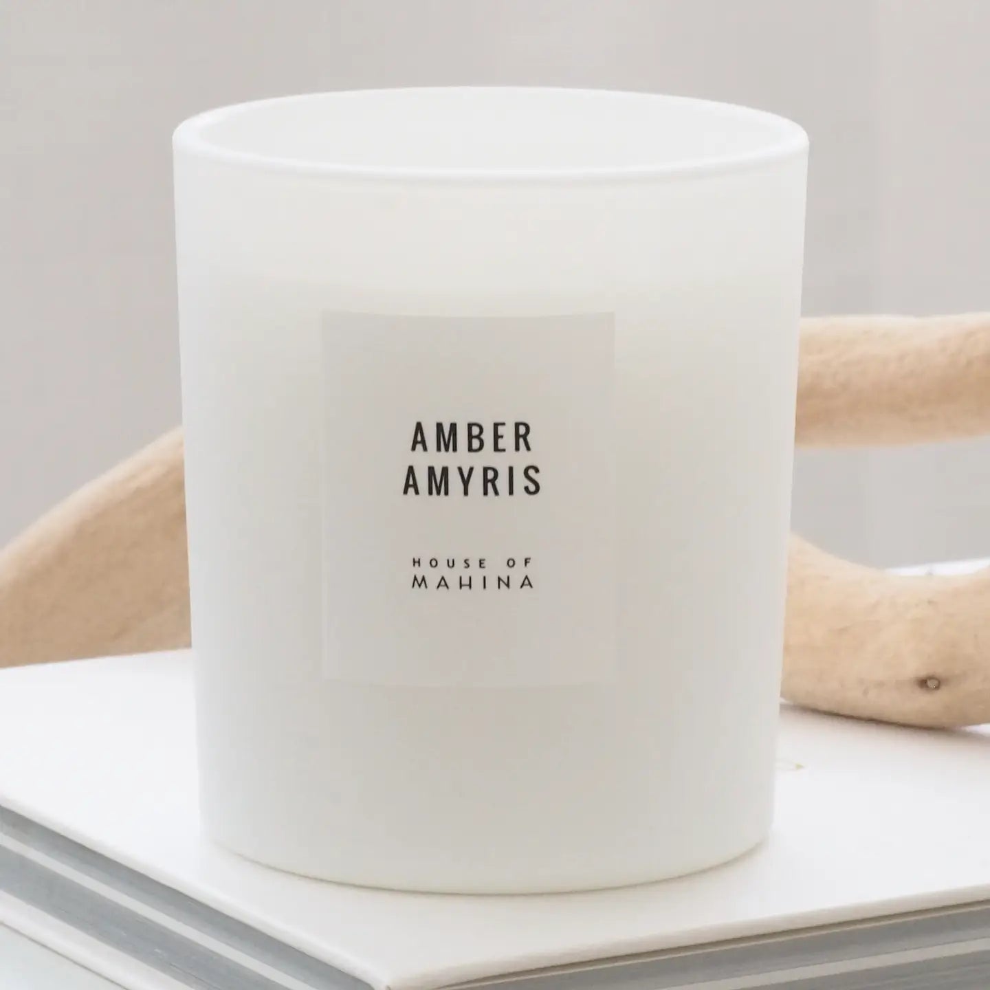 HOUSE OF MAHINA (MAKANA) AMBER AMYRIS CANDLE 12 OUNCE