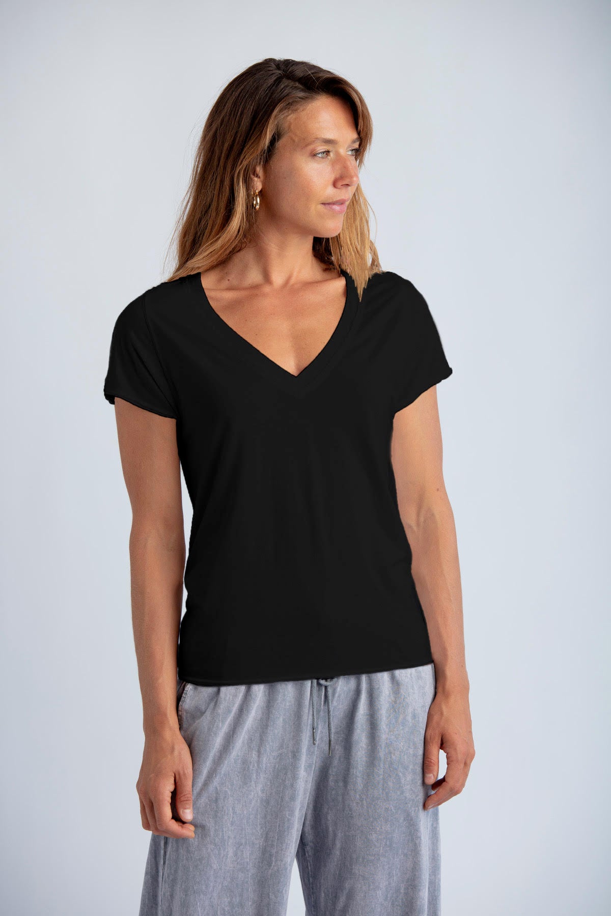 MILA ORGANIC COTTON AVA SHORT SLEEVE V NECK RAW TOP BLACK