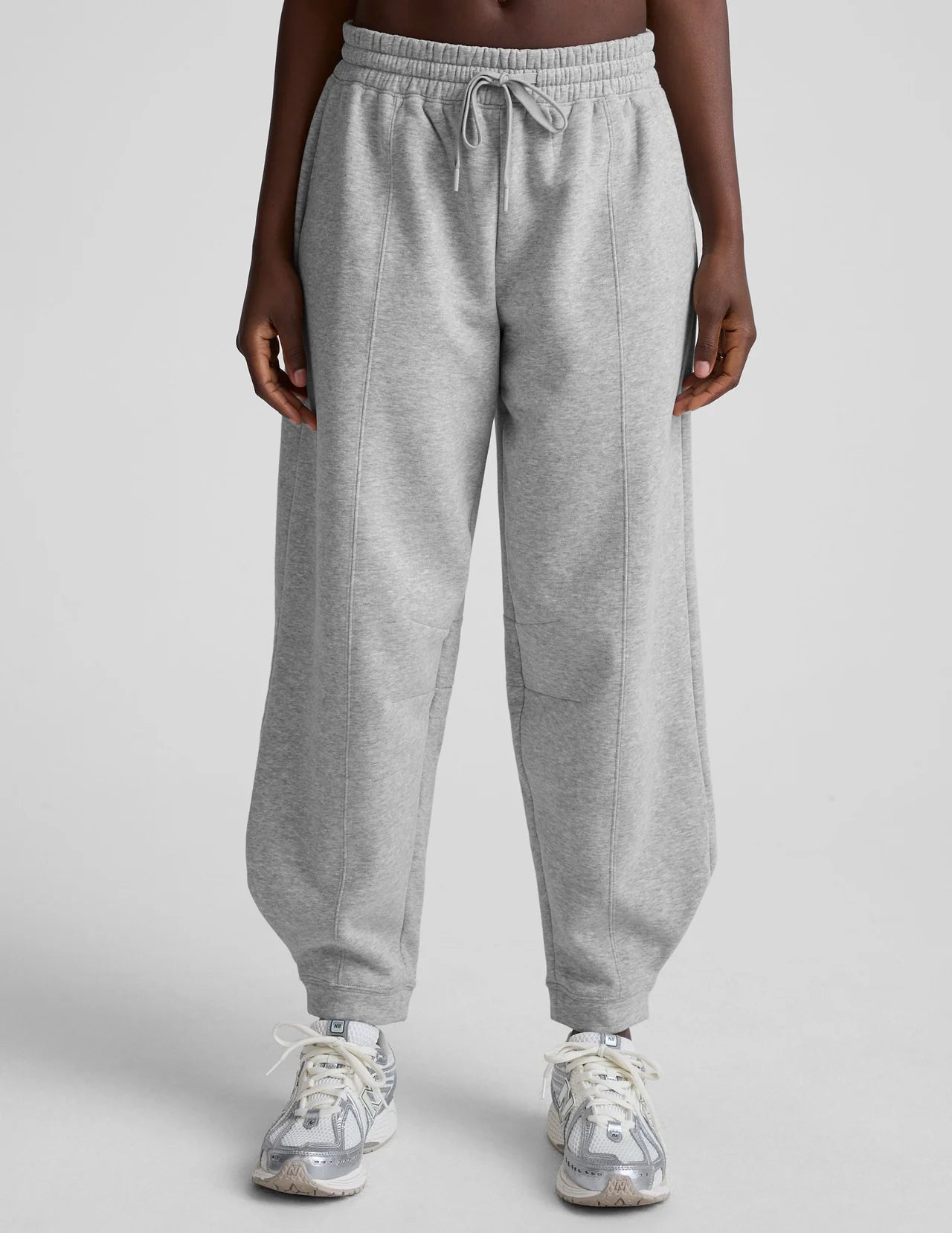 BEYOND YOGA LuxeFleece Barrel Sweatpant Light Heather Gray