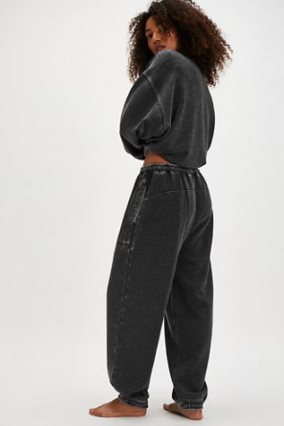 FREE PEOPLE SLOW IT DOWN JOGGER BLACK