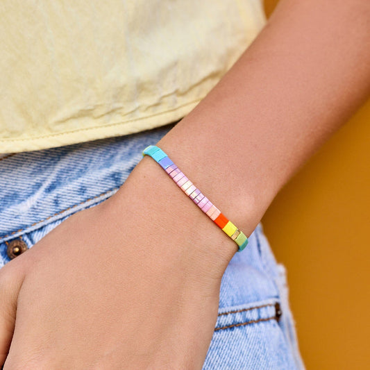 PURA VIDA PARADISE TILE BEAD GOLD STRETCH BRACELET