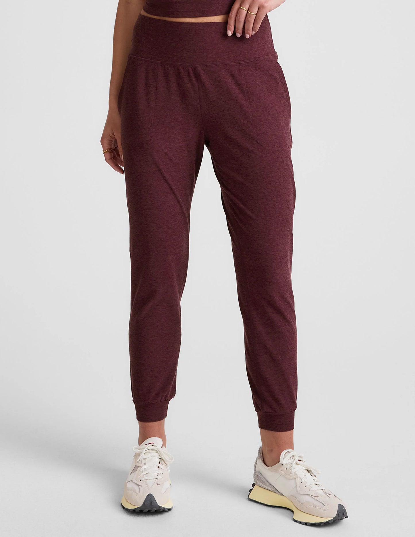 BEYOND YOGA SPACEDYE MIDI JOGGER MIDNIGHT BURGUNDY HEATHER
