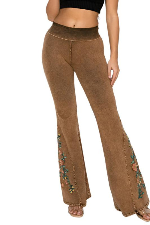 T PARTY FLOWER EMBROIDERY FLARE PANTS MINERAL CAMEL