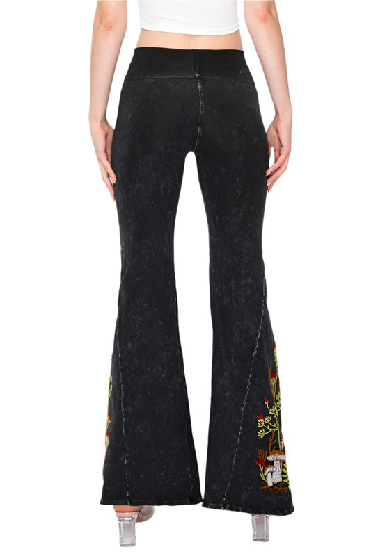 T PARTY MUSHROOM FANTASY EMBROIDERY FLARE PANTS MINERAL BLACK