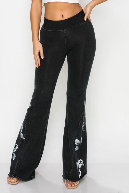 T PARTY ROSES PRINTED FLARE PANTS MINERAL BLACK