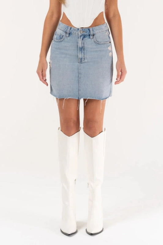 SALE HIDDEN JEAN PEYTON 16" MINI SKIRT MEDIUM LIGHT WASH