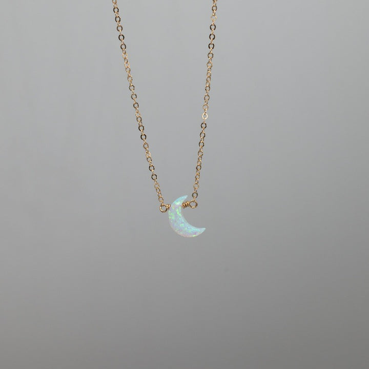 LESLIE FRANCESCA CONFETTI OPAL MOON NECKLACE WHITE/GOLD 308