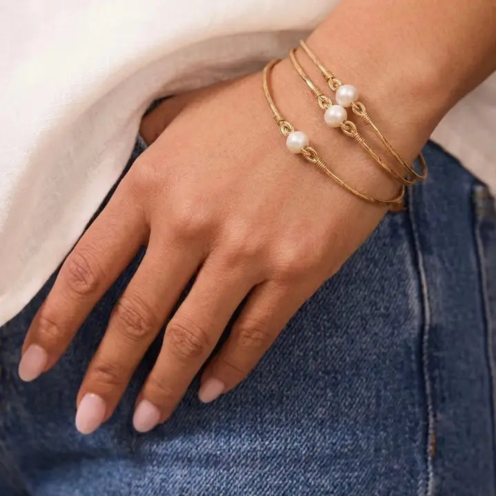 FLYING LIZARD DESIGN PEARL AND GOLD BANGLE