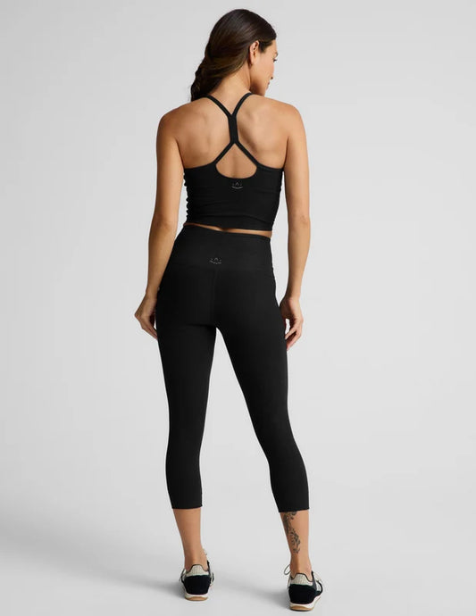 BEYOND YOGA SPACEDY WALK AND TALK E CAPRI LEGGING DARKEST NIGHT