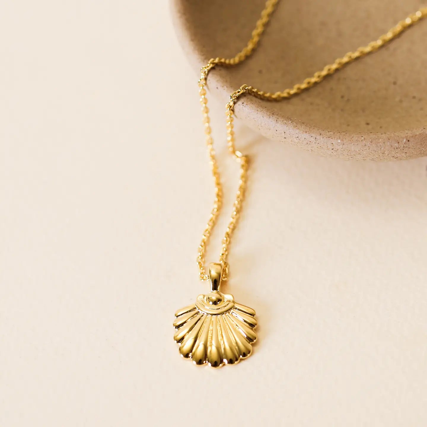JAXKELLY Seashell Pendant - 18k Gold Necklace
