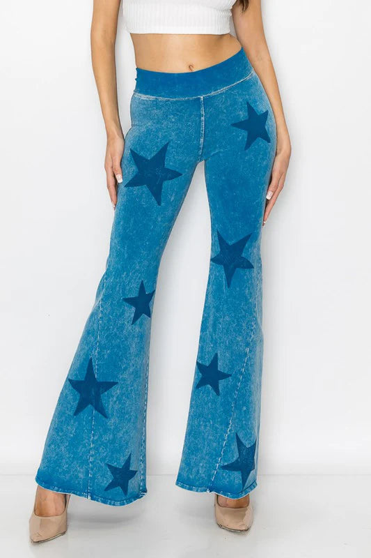 T PARTY STAR MINERAL PRINT FLARE PANT BLUE