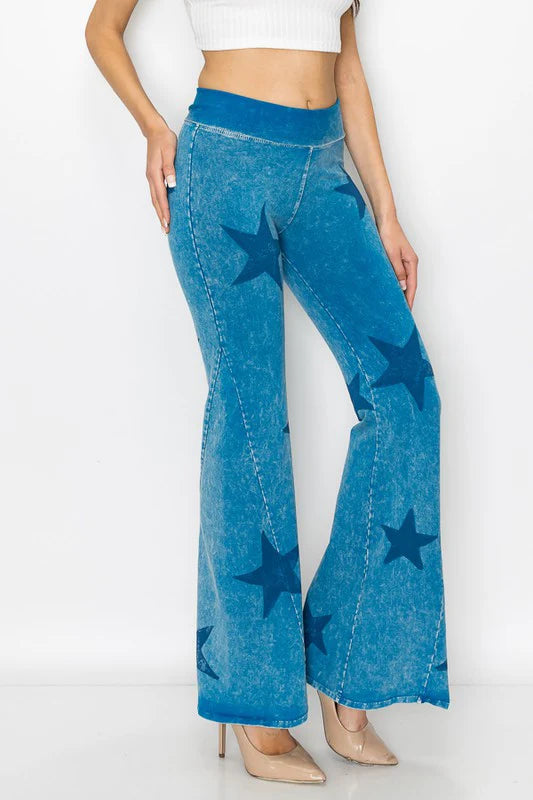 T PARTY STAR MINERAL PRINT FLARE PANT BLUE