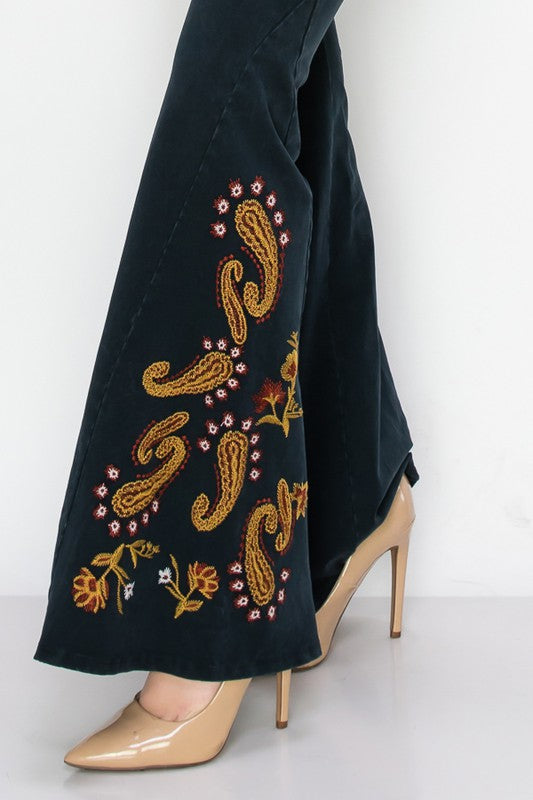 T PARTY Paisley Printed Embroidery Wide Flare Leg Yoga Pants with Pockets NEW !