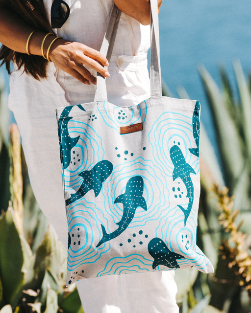 SAND CLOUD SHARK RIPPLES EVERYDAY TOTE