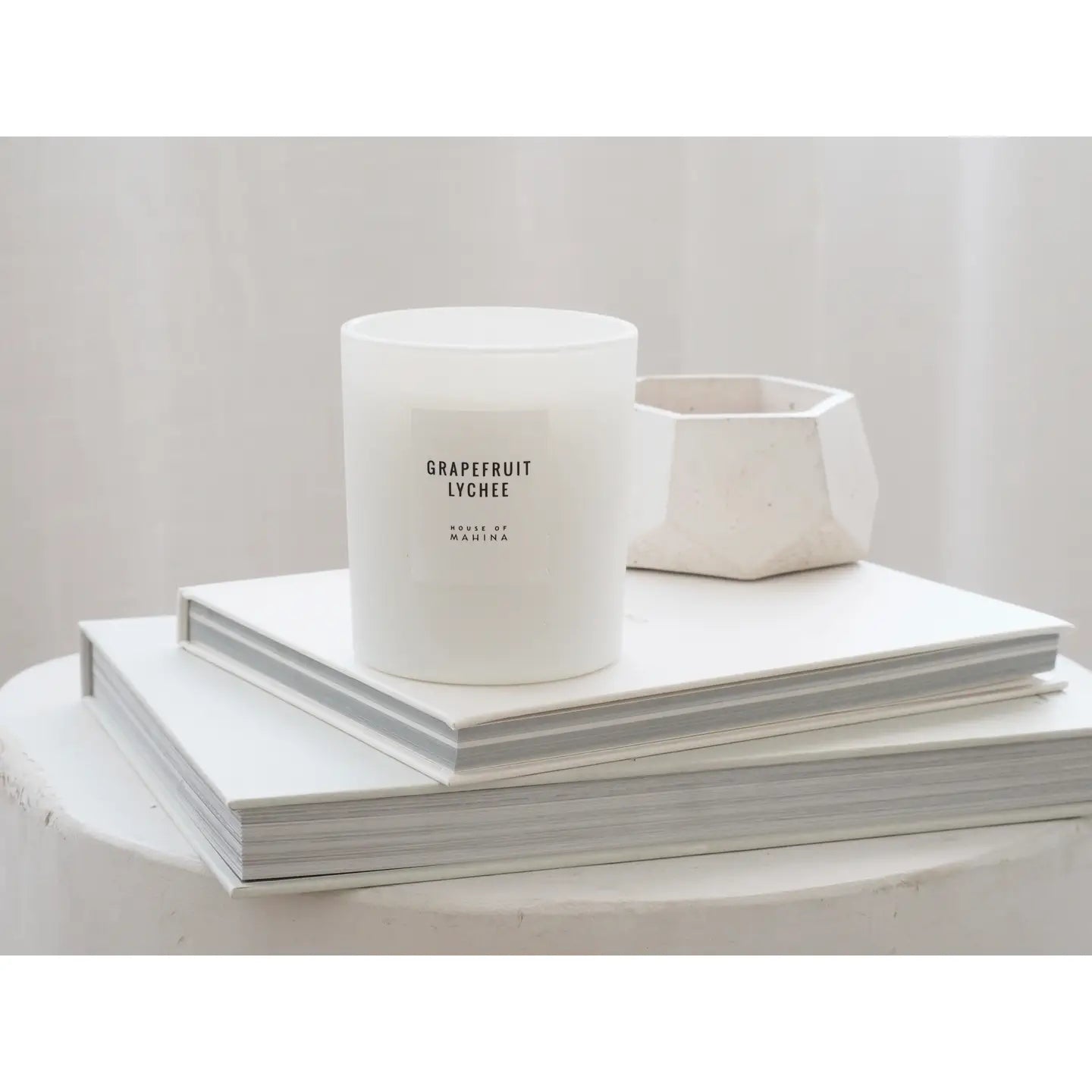 MAKANA CANDLE GRAPEFRUIT LYCHEE CANDLE  TWO SIZES