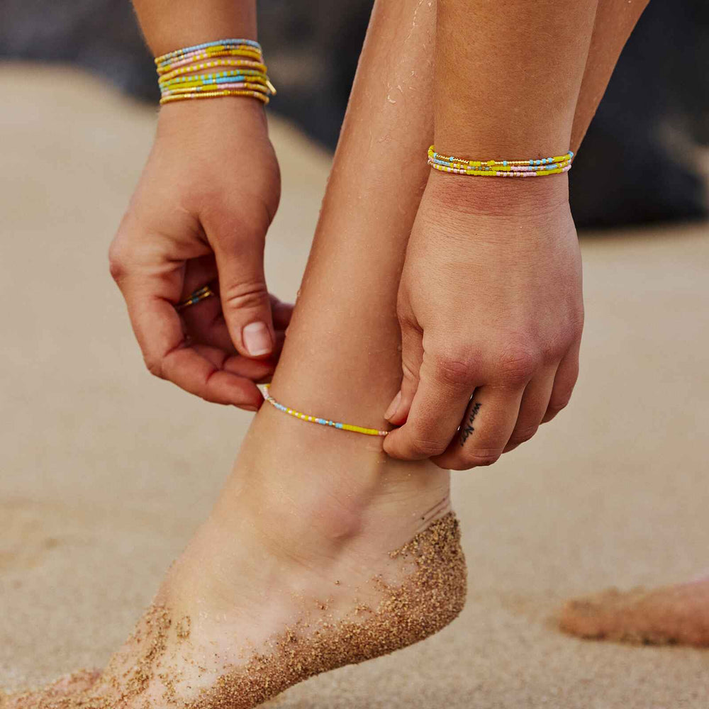 PURA VIDA SUNSET BEACH BEAD STRETCH ANKLET