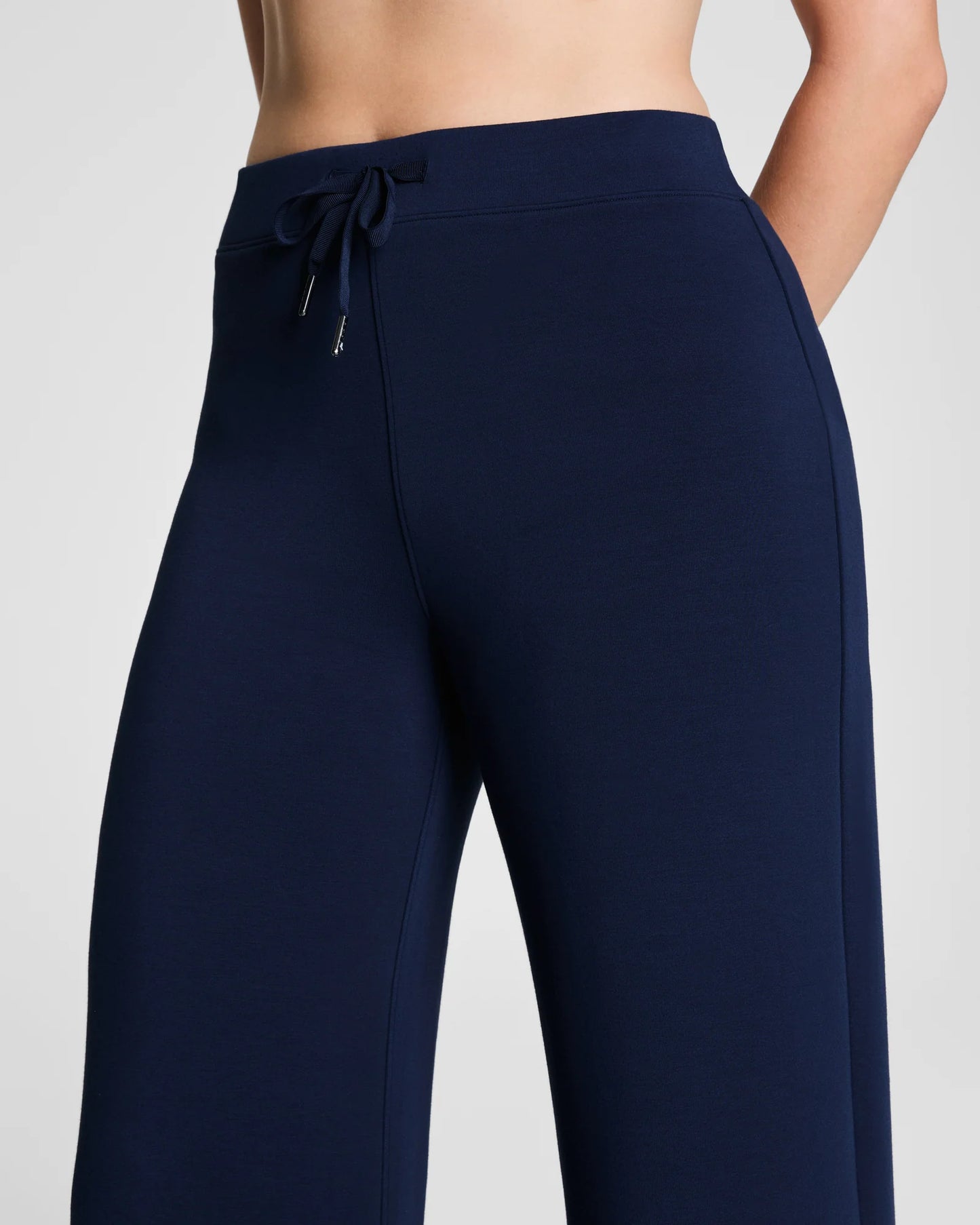 SPANX AIR ESSENTIALS WIDE LEG PANTS  TIMELESS NAVY