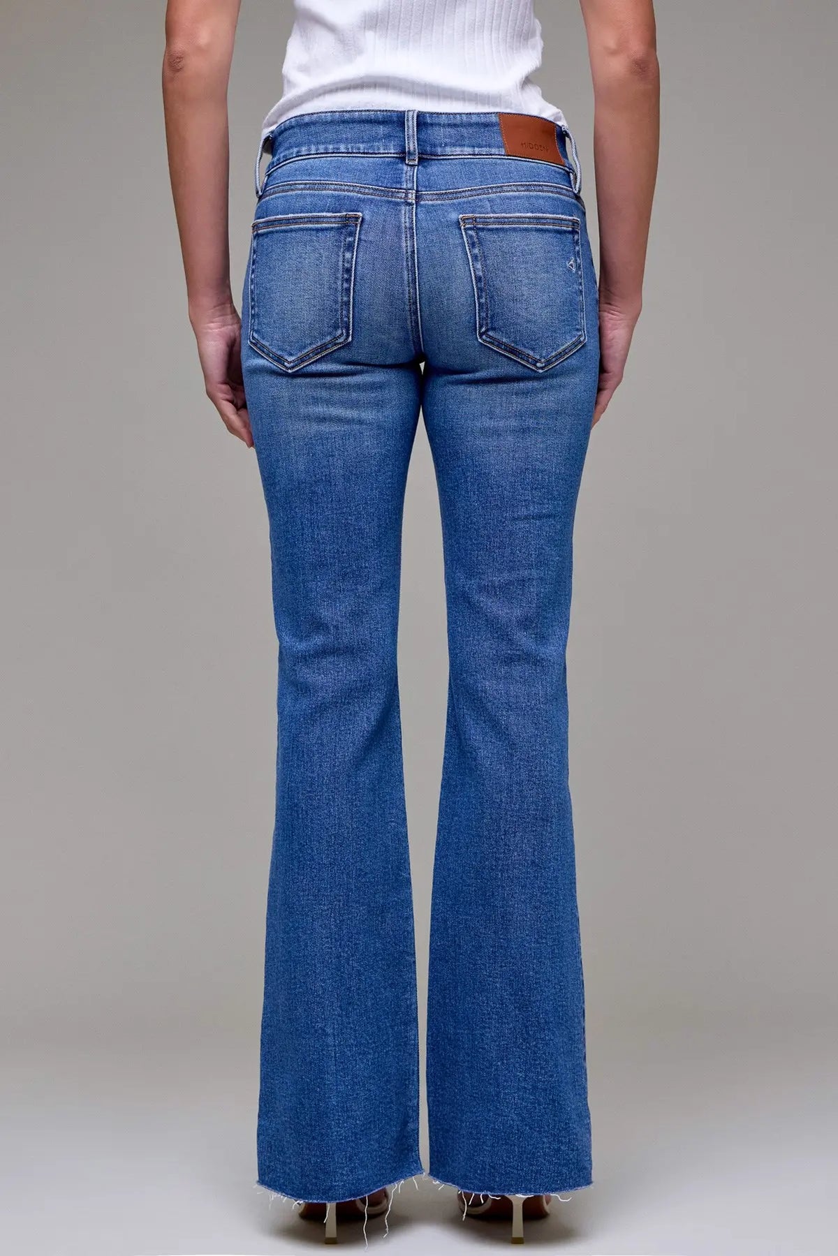 HIDDEN JEAN RYAN Medium Wash Stretch Basic Low Rise Bootcut