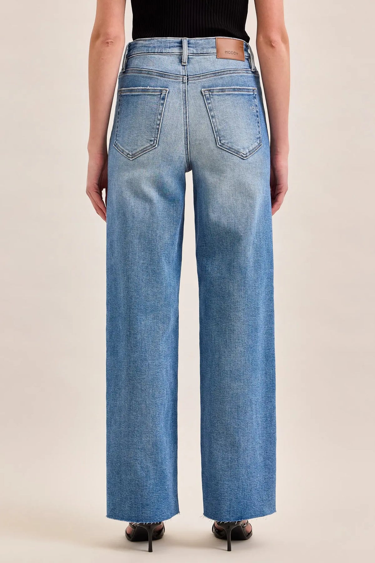 HIDDEN JEAN LOGAN STANDARD DAD JEAN WITH CLEAN CUT HEM