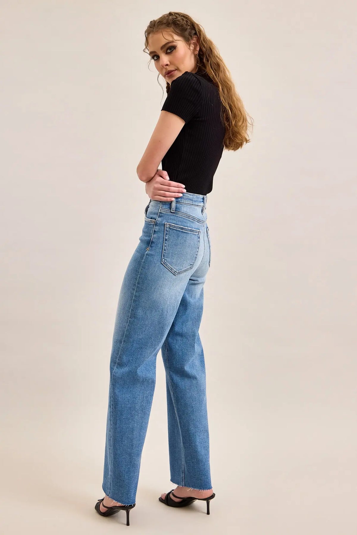 HIDDEN JEAN LOGAN STANDARD DAD JEAN WITH CLEAN CUT HEM