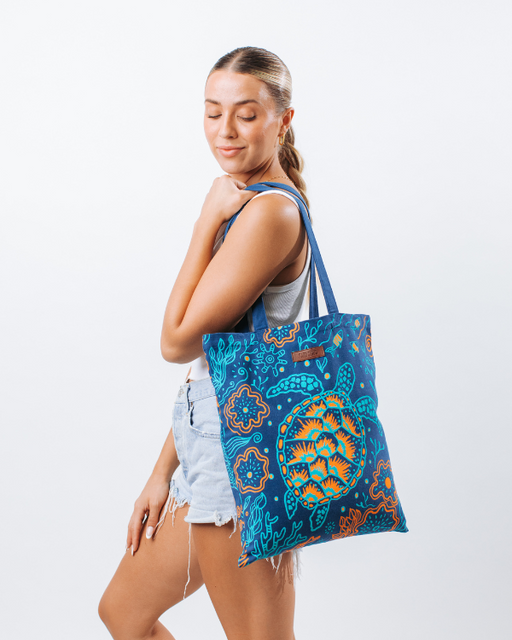 SAND CLOUD REEF TURTLES EVERYDAY TOTE