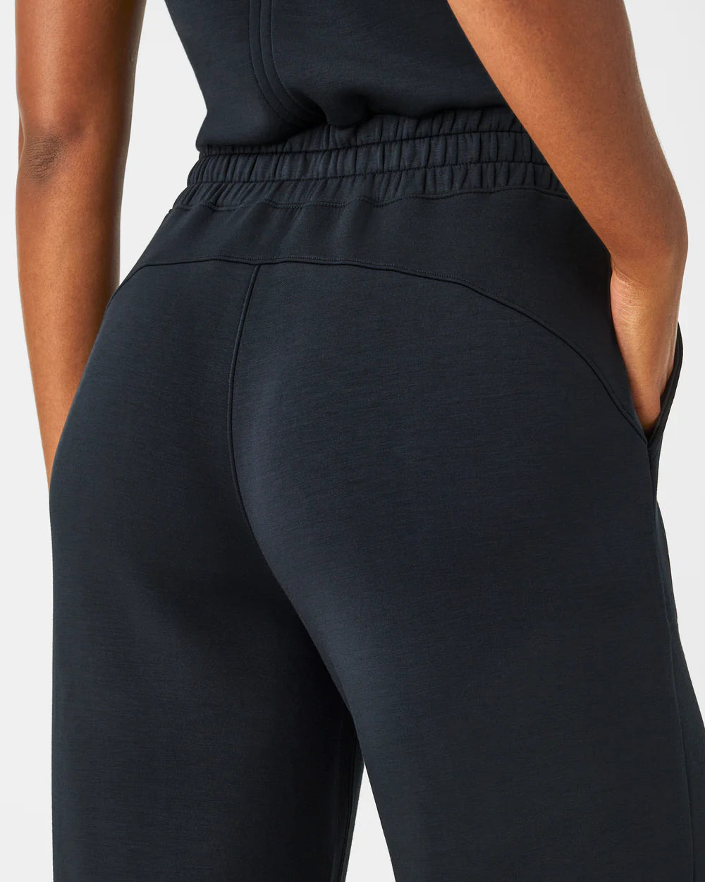 SPANX AIR ESSENTIALS JUMPSUIT VERY BLACK