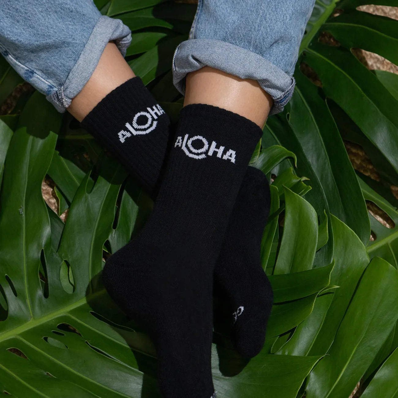 ALOHA COLLECTION CREW SOCKS BLACK