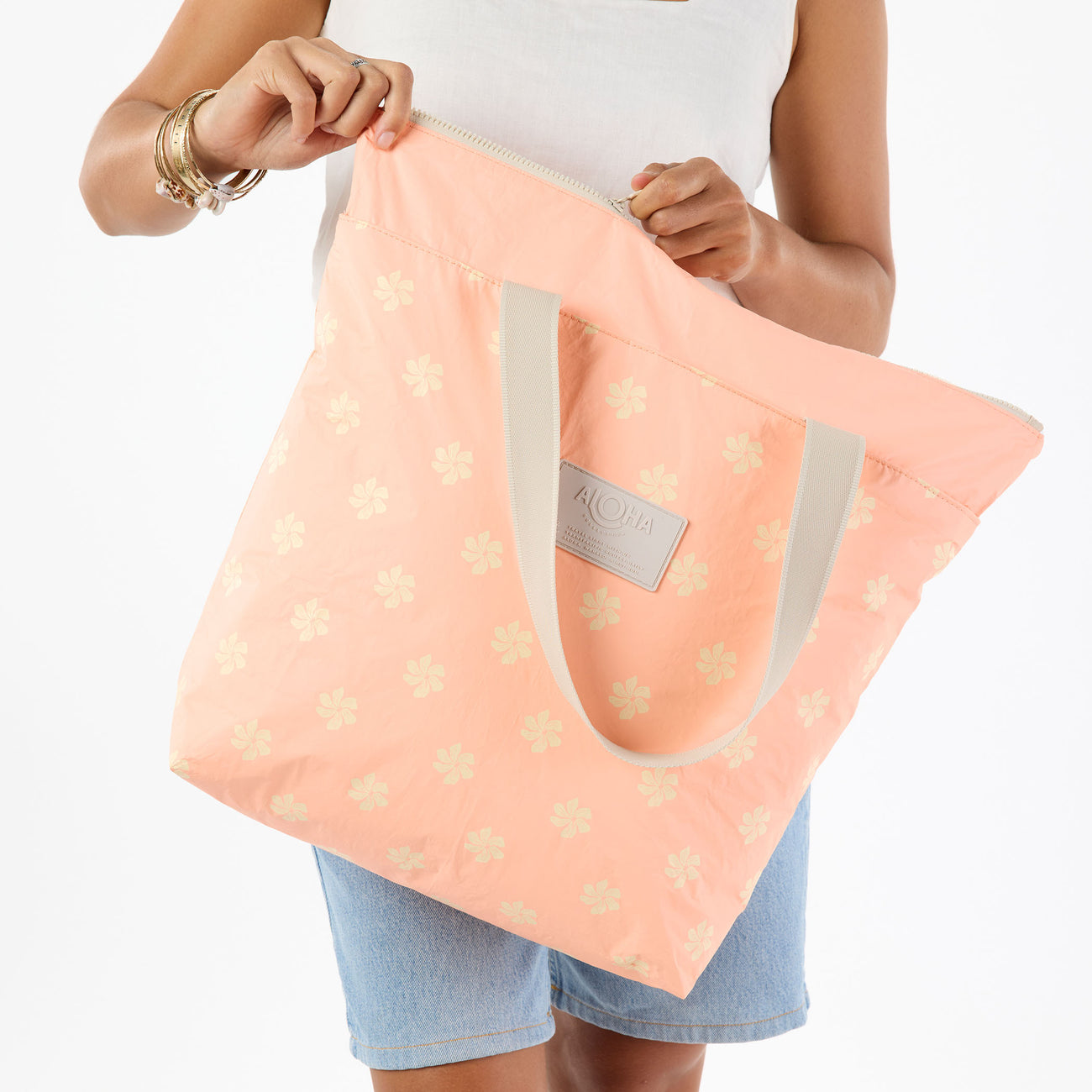 ALOHA COLLECTION Day Tripper Casa Gardenia Peachy