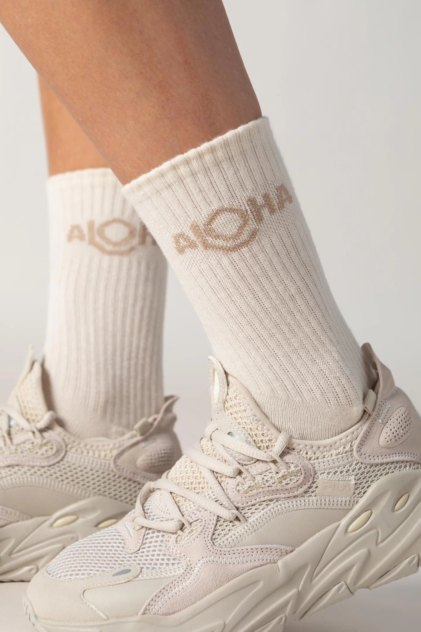 ALOHA COLLECTION CREW SOCKS SANDSTONE