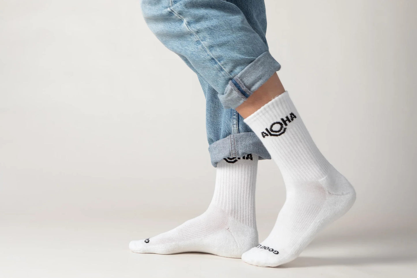 ALOHA COLLECTION CREW SOCKS WHITE
