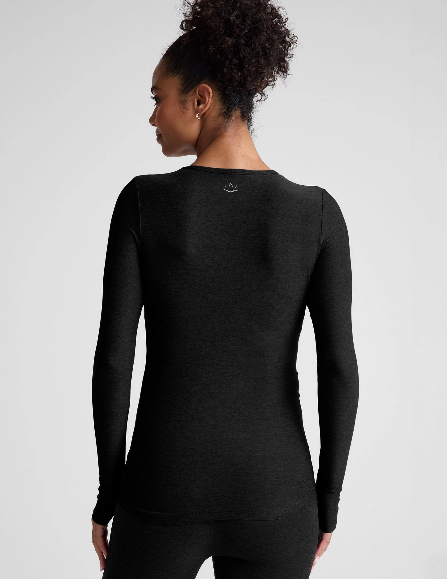 BEYOND YOGA CLASSIC CREW PULLOVER DARKEST NIGHT