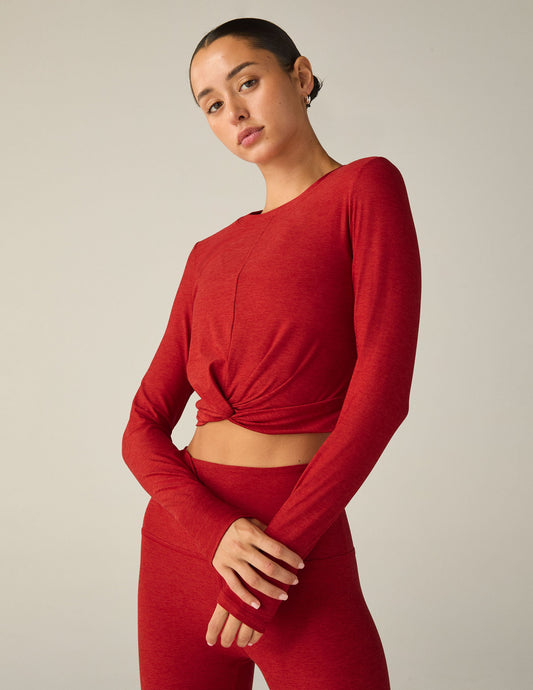 BEYOND YOGA FEATHERWEIGHT CENTER STAGE CROPPED LONG SLEEVE PULLOVER RUBY RED HEATHER