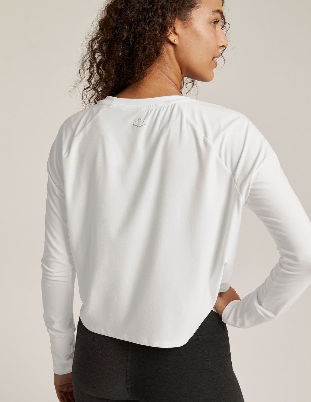 BEYOND YOGA FEATHERWEIGHT DAYDREAMER PULLOVER CLOUD WHITE