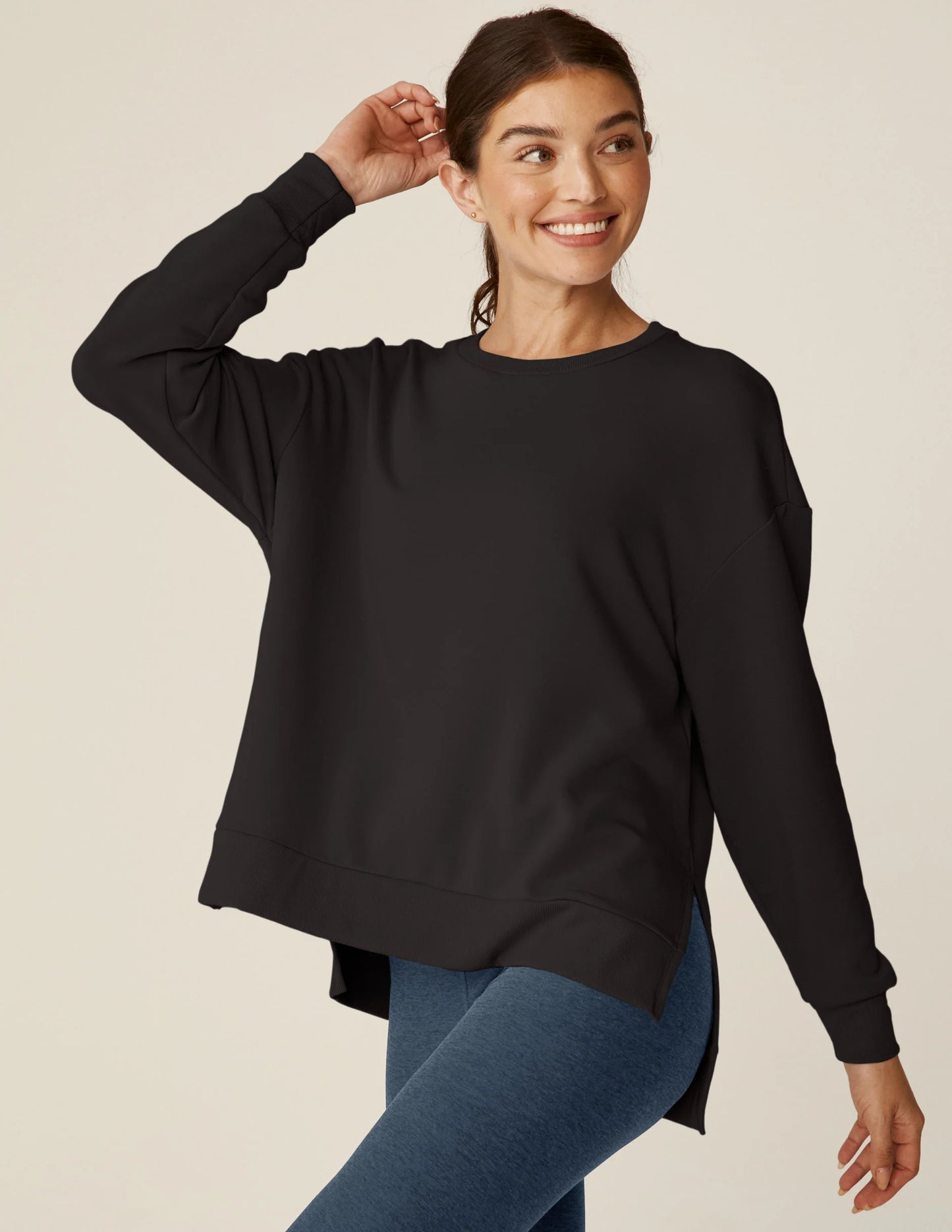 BEYOND YOGA OFF DUTY PULLOVER  BLACK