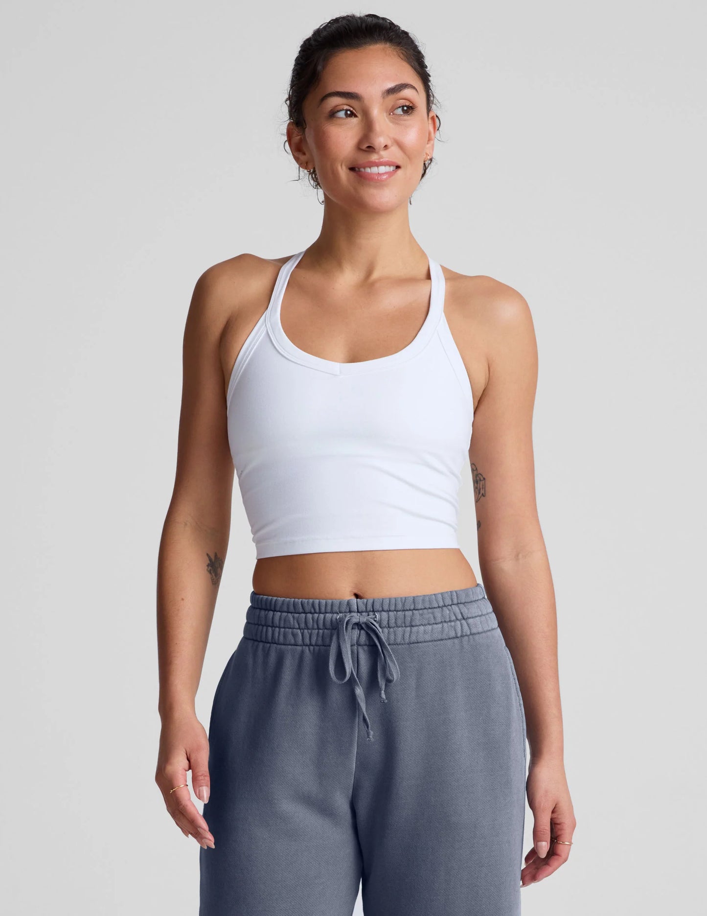 BEYOND YOGA ON THE UP CROPPED TANK CLOUD WHITE