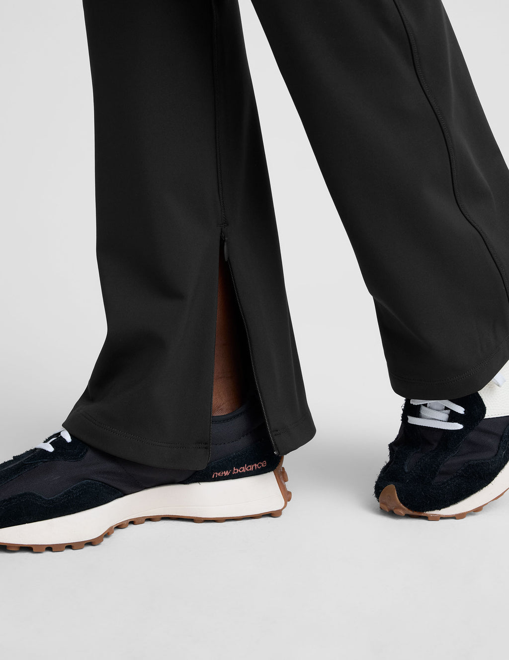 BEYOND YOGA PACER FLEECE ZIP PANT BLACK