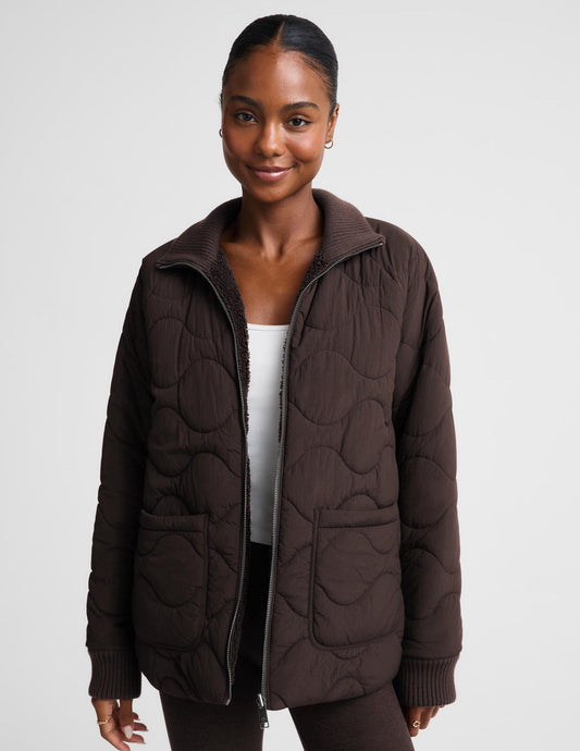 BEYOND YOGA ROAM QUILTED REVERSIBLE JACKET DARK CHOCOLATE
