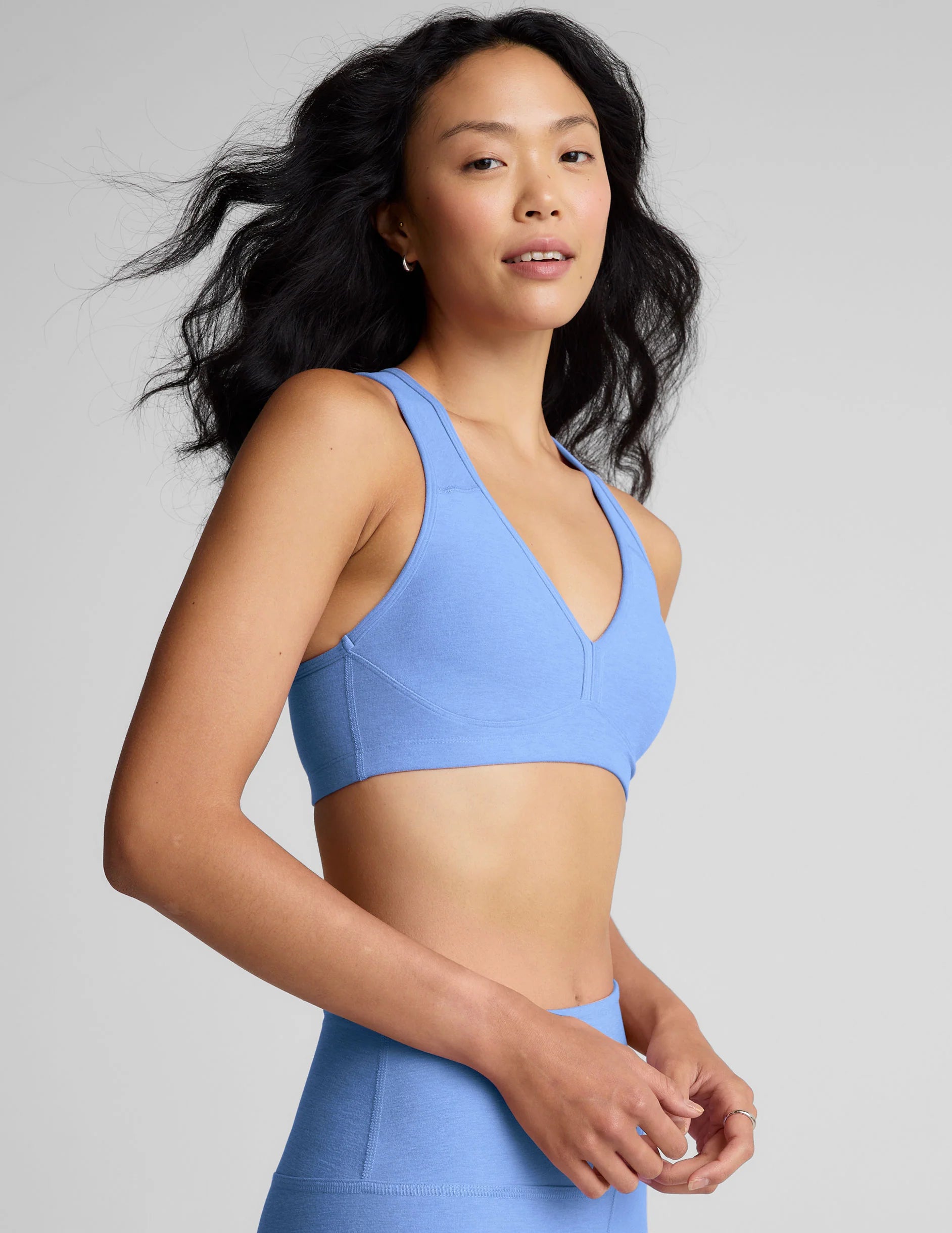 BEYOND YOGA SPACEDYE LIFT YOUR SPIRITS BRA FLOWER BLUE HEATHER