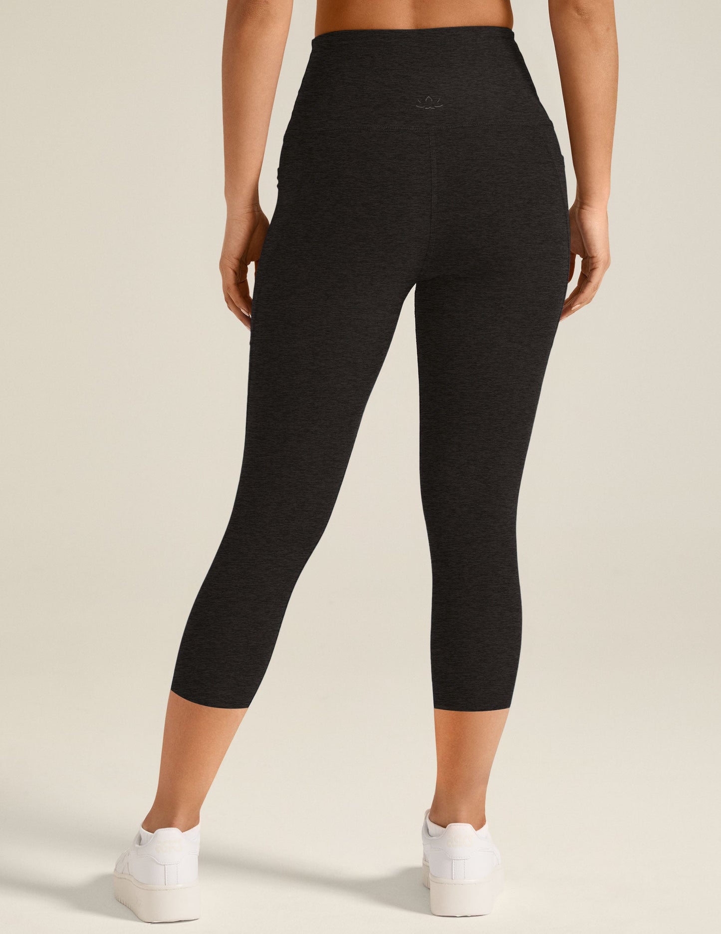 BEYOND YOGA SPACEDYE OUT OF POCKET HIGH WAISTED CAPRI LEGGING DARKEST NIGHT