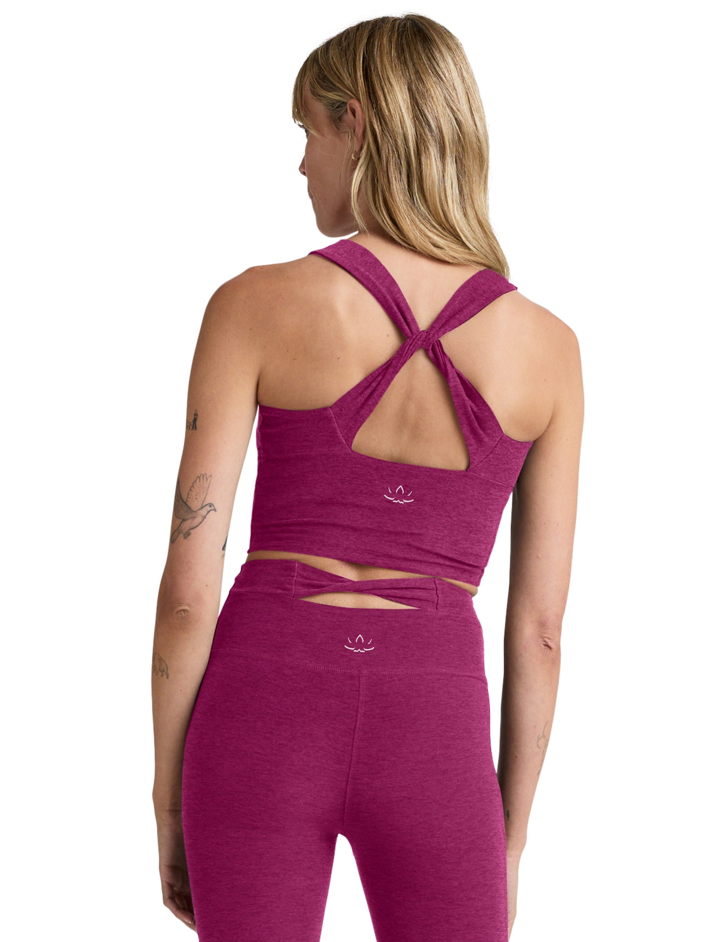 BEYOND YOGA SPACEDYE TWIST THROUGH CROPPED TANK MAGENTA HEATHER