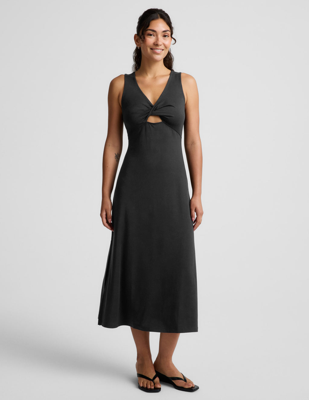 BEYOND YOGA TWIST CUTOUT MIDI DRESS BLACK