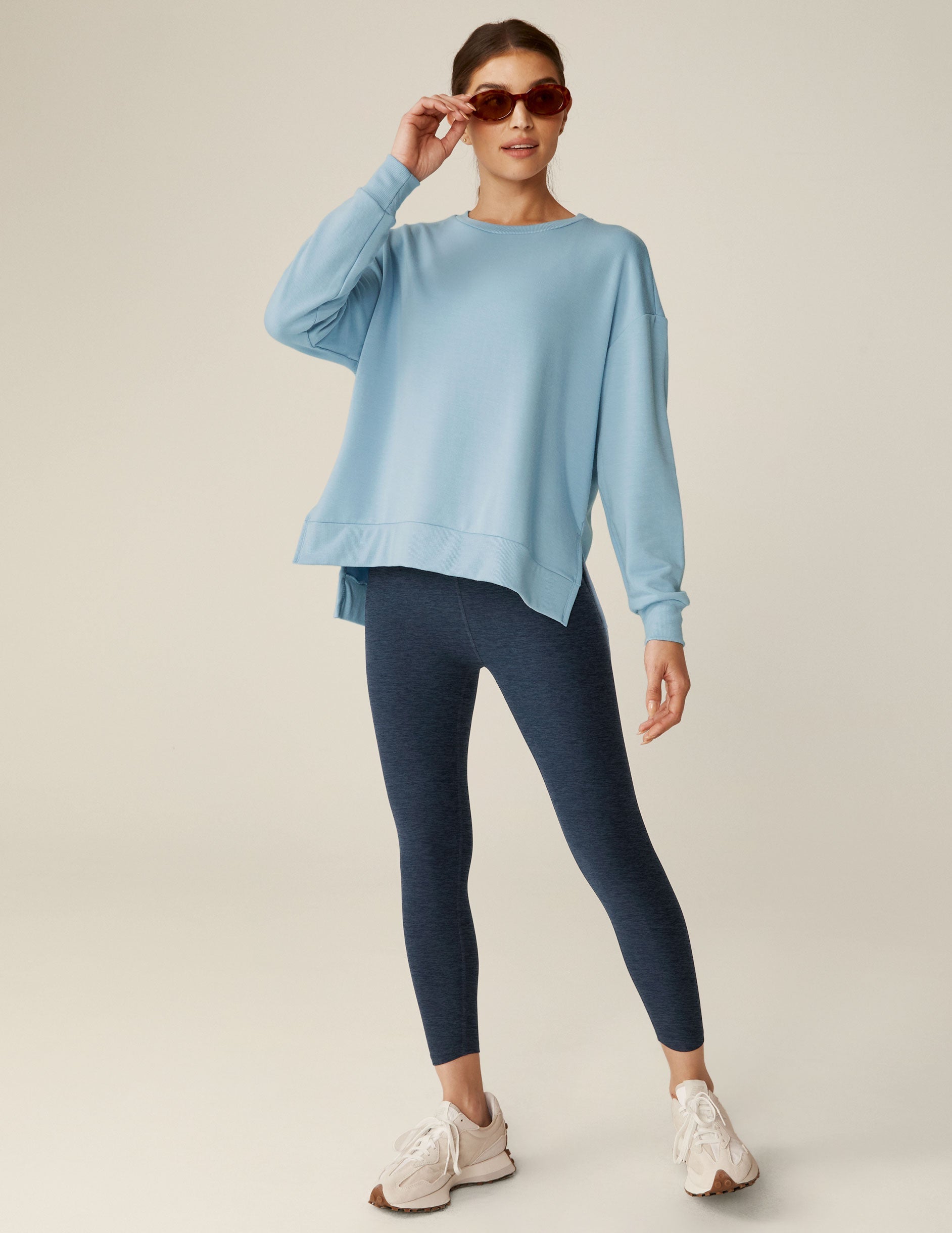 BEYOND YOGA OFF DUTY PULLOVER HAZE SKY