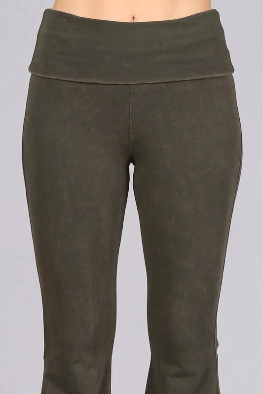 CHATOYANT MINERAL WASH WIDE LEG PANT DARK MOSS