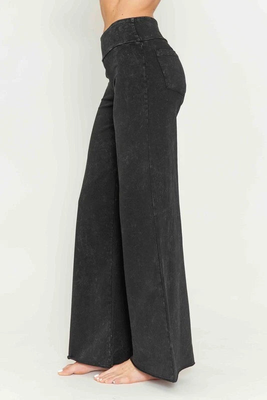 CHATOYANT MINERAL WASH WIDE LEG PANT BLACK